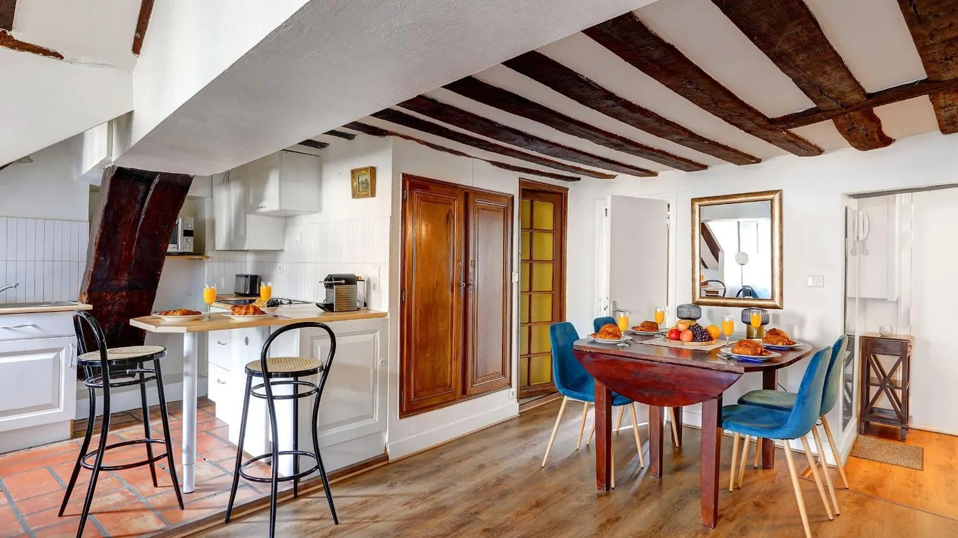 Ile Saint-Louis - 2Br - Cityapartmentstay Paris Daire