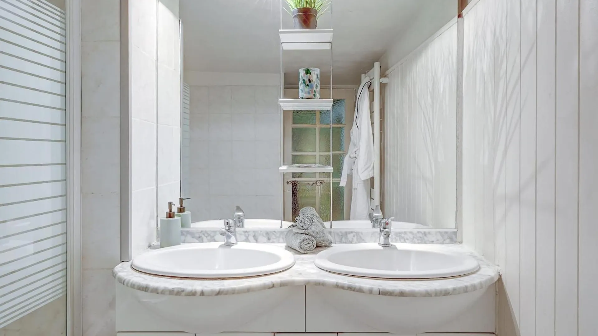 Ile Saint-Louis - 2Br - Cityapartmentstay Paris Fransa